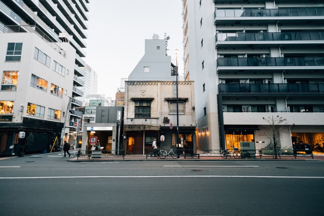 石狮市领导带队调研“两中心一渠道”建造